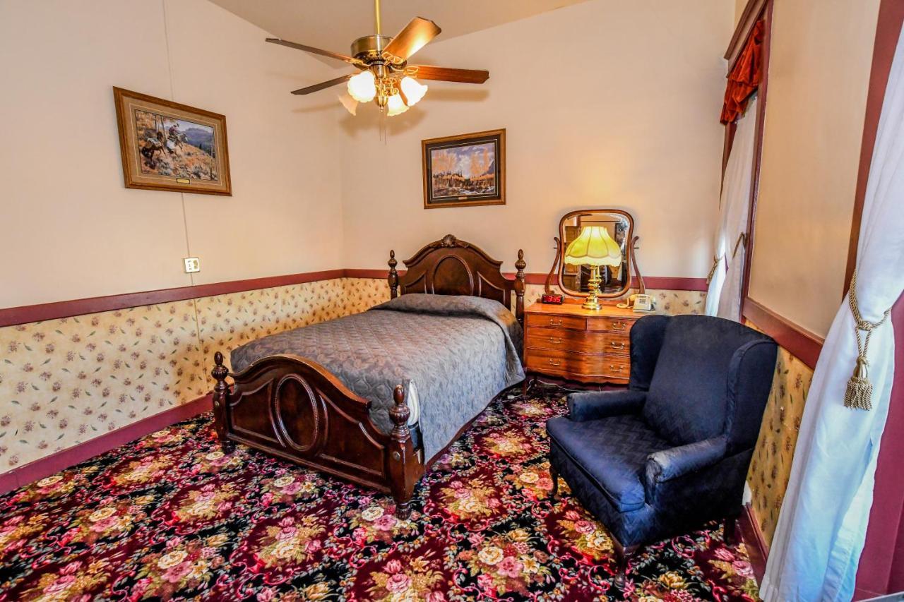 Irma Hotel Коди Экстерьер фото