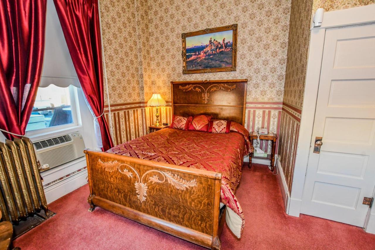 Irma Hotel Коди Экстерьер фото