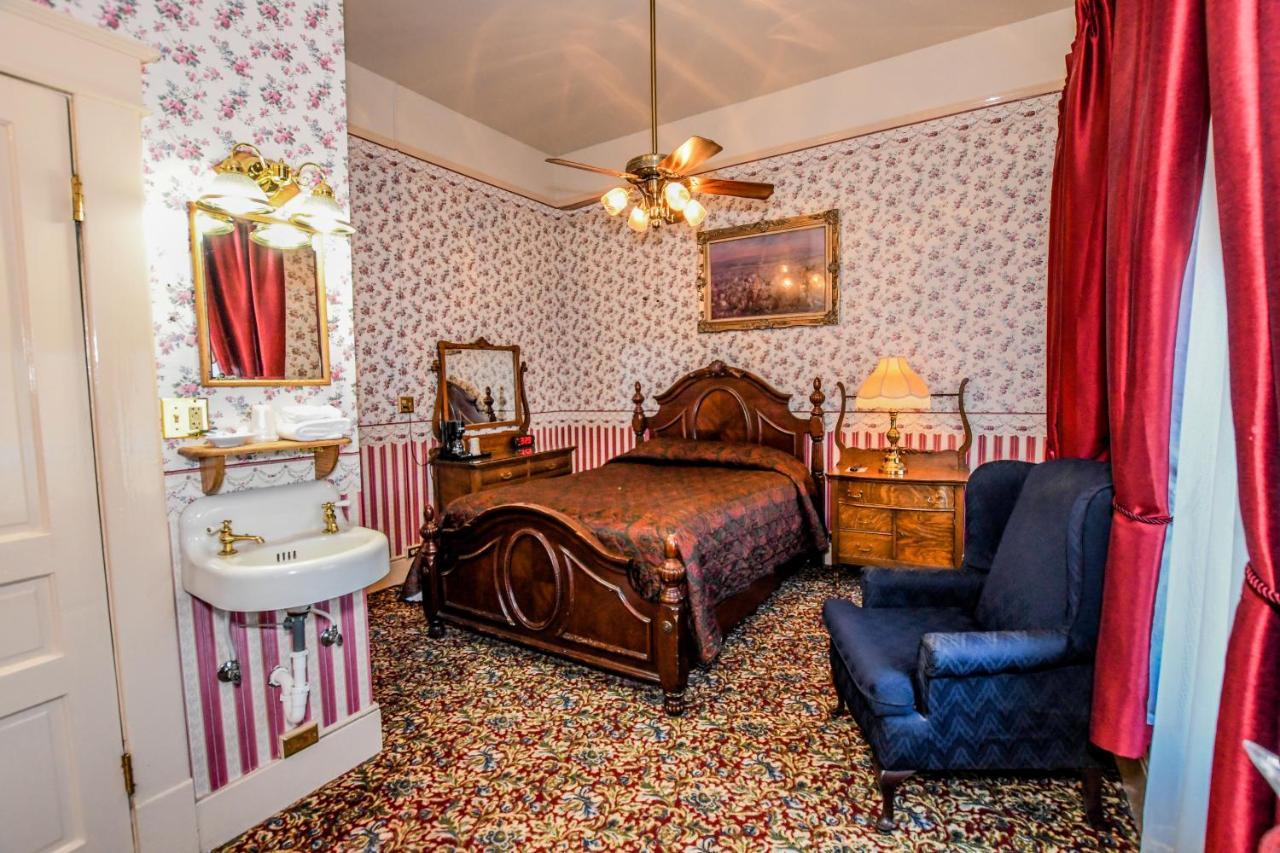 Irma Hotel Коди Экстерьер фото