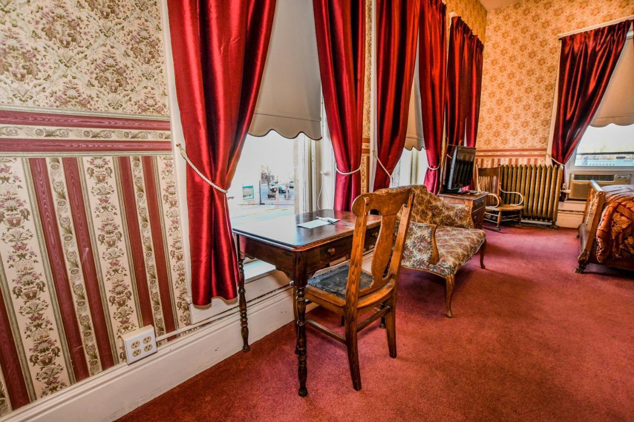 Irma Hotel Коди Экстерьер фото