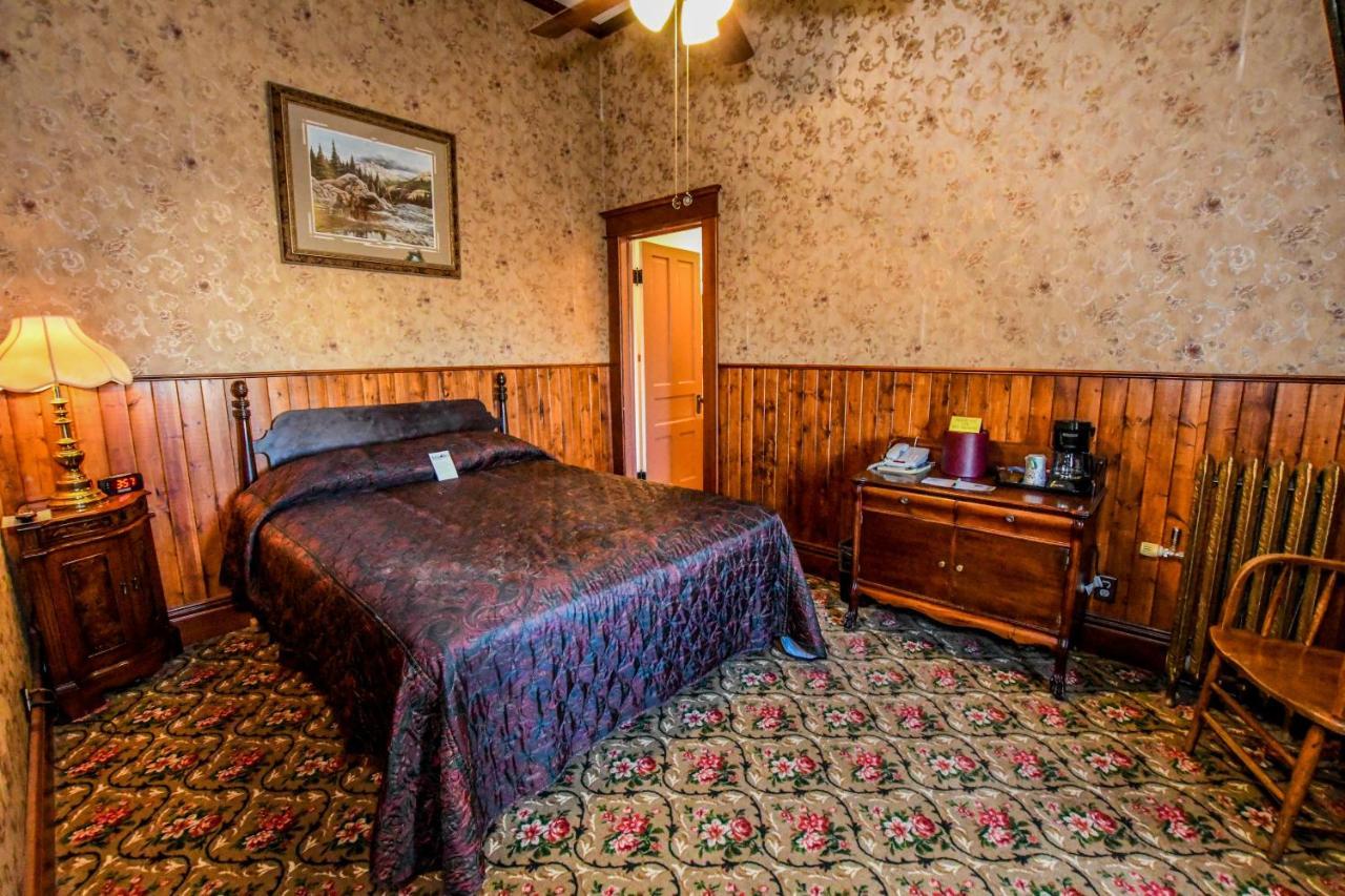 Irma Hotel Коди Экстерьер фото