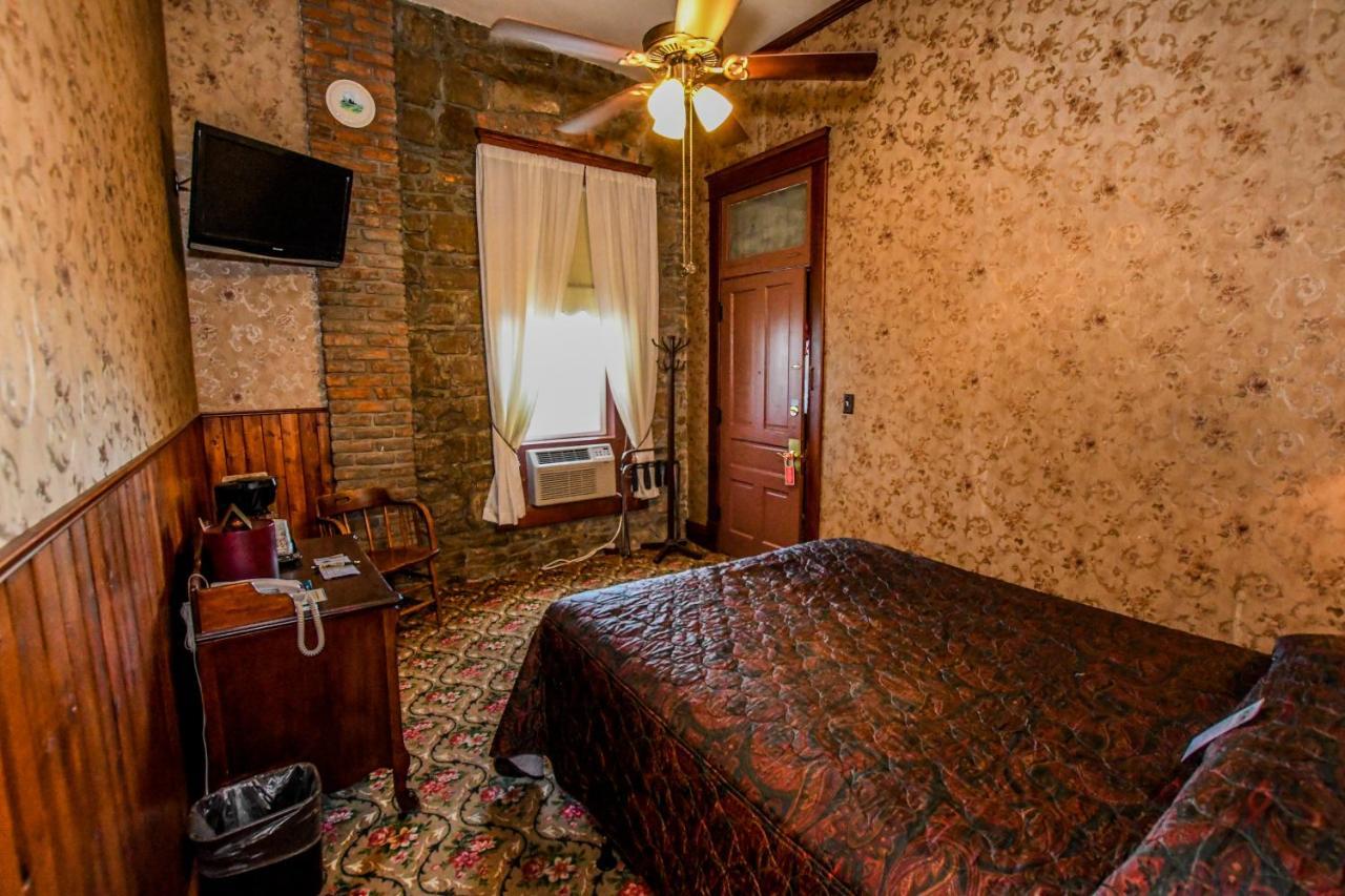Irma Hotel Коди Экстерьер фото