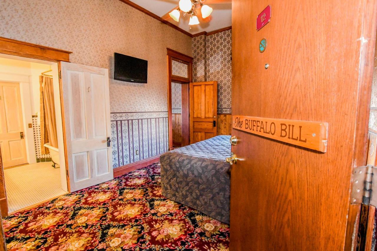 Irma Hotel Коди Экстерьер фото